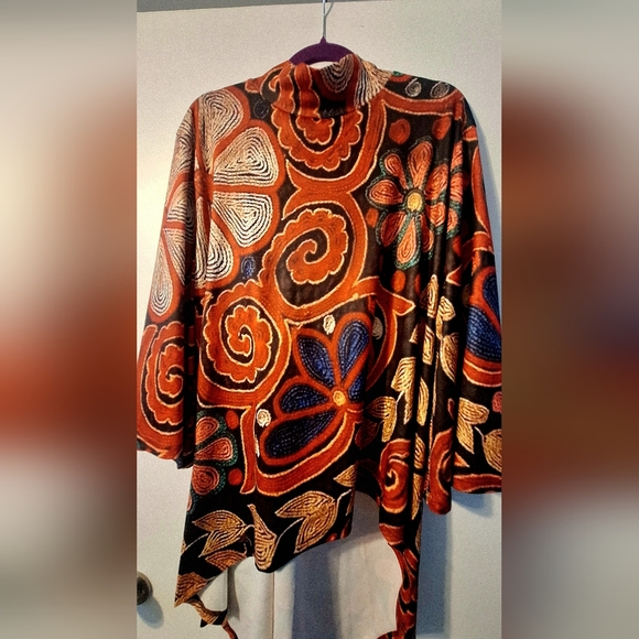 Multicolor Abstract Tunic Top - Picture 6 of 12